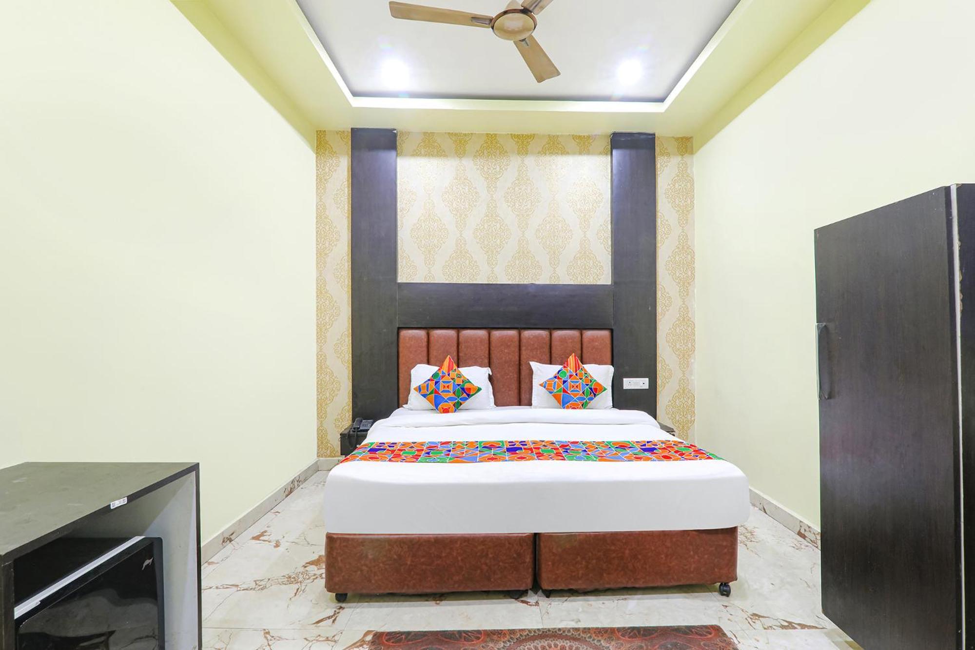 Fabexpress Gs Residency Hotel Benares Buitenkant foto